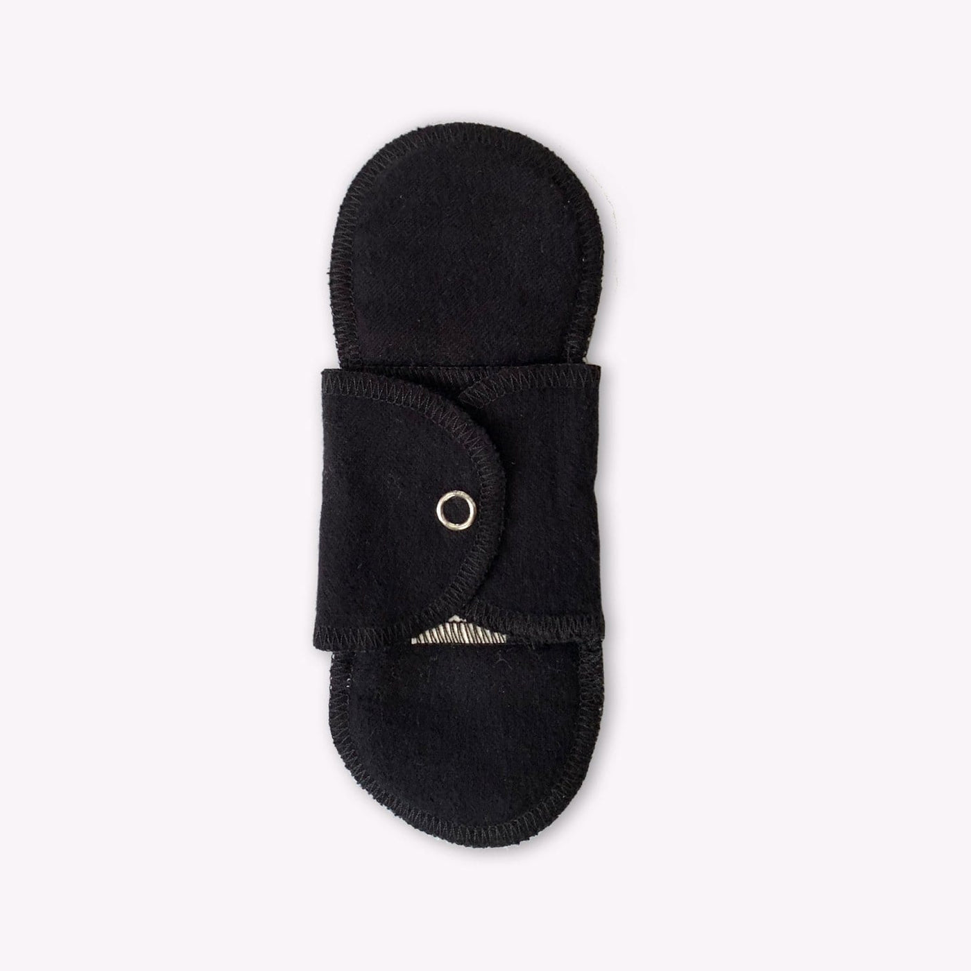 http://d4v9sk.xyz/cdn/shop/files/gladrags-reusable-black-pantyliner-30023985856623.jpg?v=1719325989&width=1400